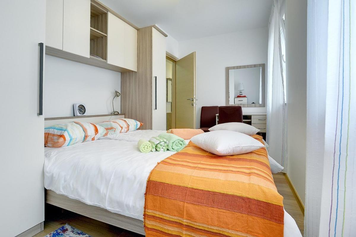 פולה Apartments Elviana מראה חיצוני תמונה