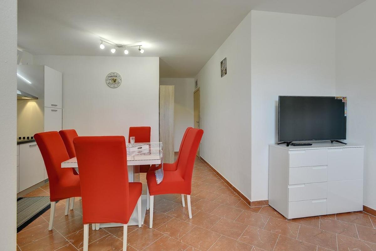פולה Apartments Elviana מראה חיצוני תמונה