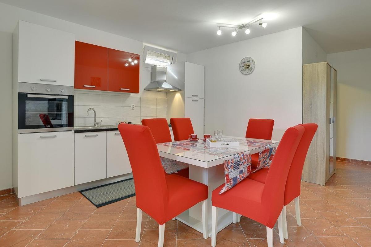 פולה Apartments Elviana מראה חיצוני תמונה