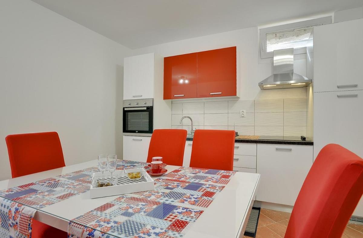 פולה Apartments Elviana מראה חיצוני תמונה