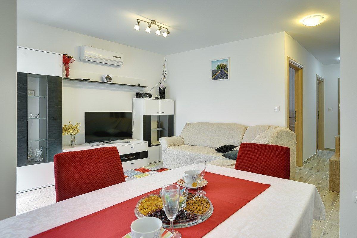 פולה Apartments Elviana מראה חיצוני תמונה